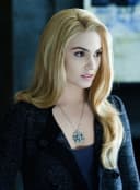 Portrait illustration of Rosalie Hale